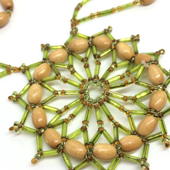 VINTAGE WOOD GLASS SEED BEAD NECKLACE SUN STARBURST PENDANT MEDALLION MANDALA - Picture 9 of 14